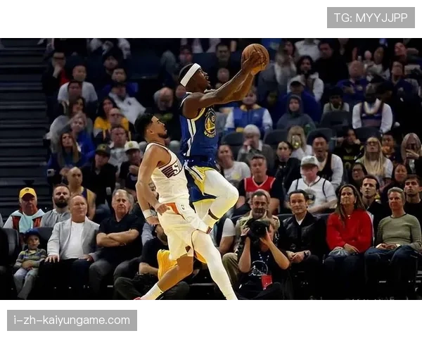 勇士以库里和穆迪的爆发击败太阳,终结连败,勇士队为库里布置的战术